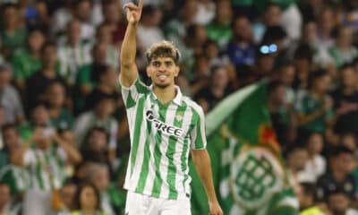 Fotografía de archivo del extremo del Real Betis Ez Abde (c). EFE/ Julio Muñoz