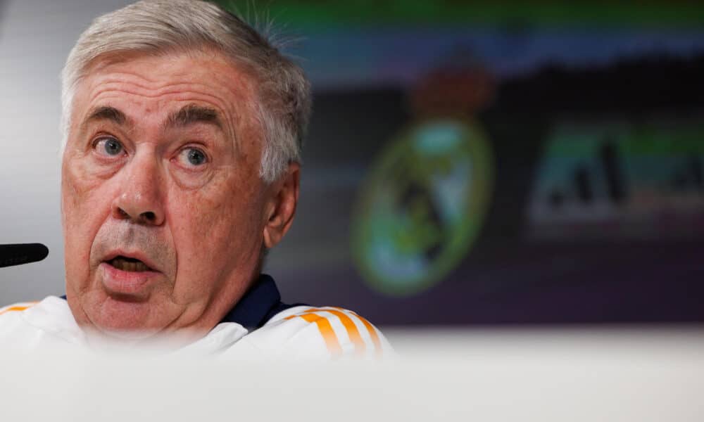 El entrenador del Real Madrid, Carlo Ancelotti durante la rueda de prensa posterior al entrenamiento en la Ciudad Deportiva de Valdebebas. EFE/Sergio Pérez