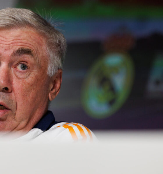 El entrenador del Real Madrid, Carlo Ancelotti durante la rueda de prensa posterior al entrenamiento en la Ciudad Deportiva de Valdebebas. EFE/Sergio Pérez