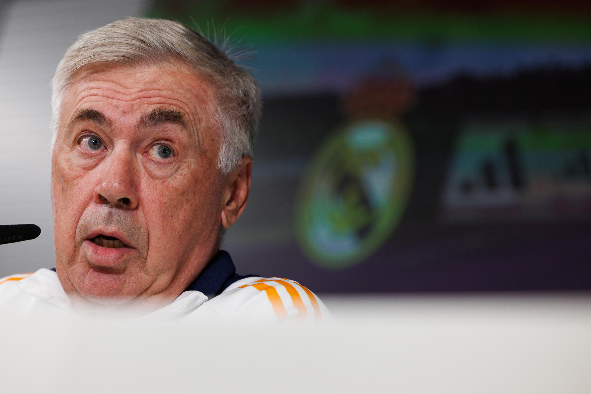 El entrenador del Real Madrid, Carlo Ancelotti durante la rueda de prensa posterior al entrenamiento en la Ciudad Deportiva de Valdebebas. EFE/Sergio Pérez