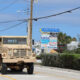 Un vehículo de la Guardia Nacional estadounidense llega para ayudar en las labores de recuperación después del paso del huracán Milton en Sarasota, Florida (EE.UU.). EFE/Octavio Guzmán