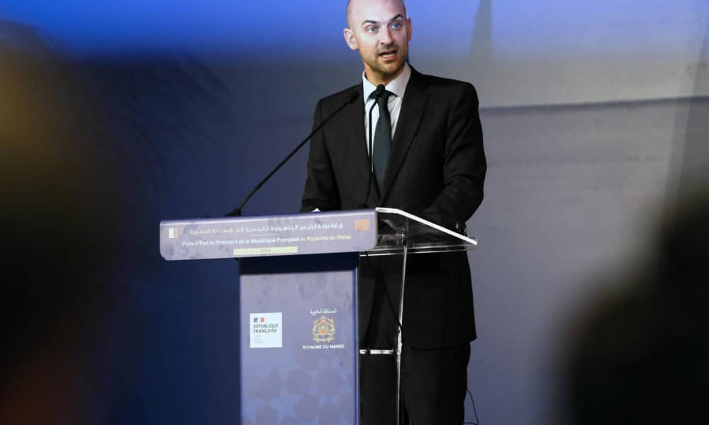 El ministro de Exteriores francés, Jean-Noël Barrot, durante una declaración sin preguntas junto a su homólogo marroquí, Naser Burita, celebrada en el marco de la visita de Estado a Marruecos del presidente galo, Emmanuel Macron. EFE/Maria Traspaderne