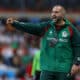 El entrenador de México Pedro López Ramos dirige en un partido amistoso entre la selección femenina de México y Houston Dash en el estadio Shell Energy, en Houston, Texas (EEUU). Imagen de archivo. EFE/ Aaron M. Sprecher