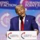 Fotografía de archivo en donde se ve al candidato presidencial estadounidense por el partido republicano, el expresidente Donald Trump, durante un acto de camapaña celebrado en el UNLV Thomas & Mack Center de Las Vegas, Nevada, Estados Unidos. EFE/ Caroline Brehman