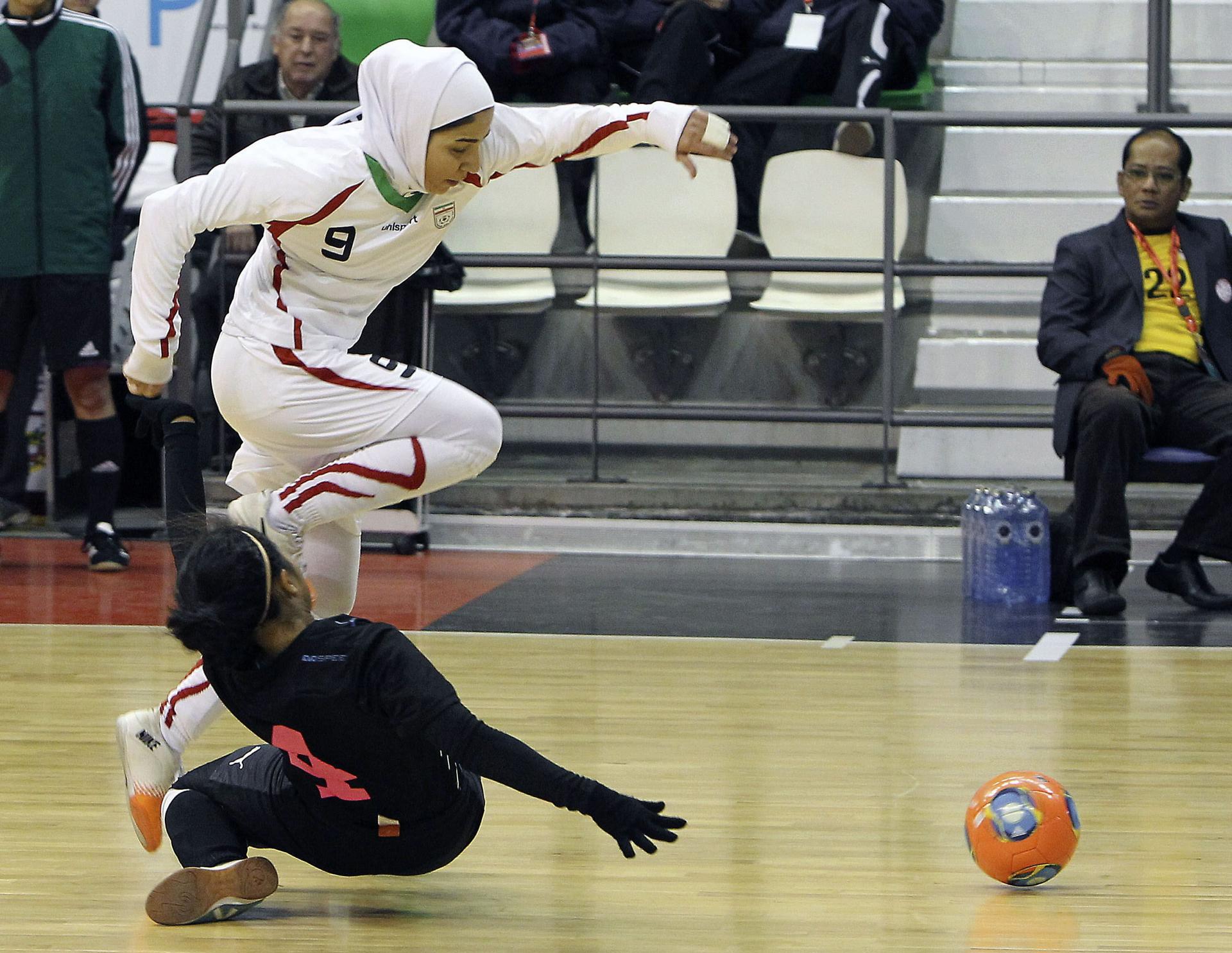 Foto de archivo de una deportista iraní con hiyab. EFE/Mariano Cieza Moreno