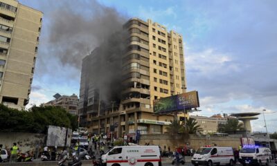 Un edificio alcanzado por un ataque militar israelí, en los suburbios del sur de Beirut, el 1 de octubre de 2024. EFE/EPA/WAEL HAMZEH