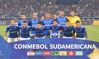 Jugadores de Cruzeiro posan en un partido de la Copa Sudamericana en Belo Horizonte (Brasil). EFE/ Joao Guilherme