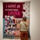 La exposición 'Love is louder' (El amor es más fuerte) en Bruselas aborda tres dimensiones del amor: romántico, familiar y social; en una muestra que alberga obras de alrededor de 80 artistas de todo el mundo para explorar diferentes visiones sobre el querer en las últimas cinco décadas. En la imagen, obra 'Not Too Much to Ask' de la artista Tracey Emin en una de las salas de la exposición, en el museo Bozar de Bruselas. EFE/ Pau Mompó Alberola