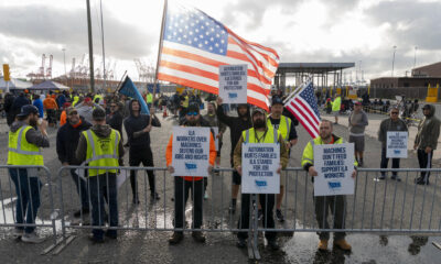 Trabajadores del puerto marítimo de Nueva Jersey, miembros del sindicato International Longshoremen’s Association (ILA), mantienen su huelga en el puerto de Nueva York y Nueva Jersey (EE.UU.). EFE/Ángel Colmenares