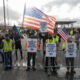 Trabajadores del puerto marítimo de Nueva Jersey, miembros del sindicato International Longshoremen’s Association (ILA), mantienen su huelga en el puerto de Nueva York y Nueva Jersey (EE.UU.). EFE/Ángel Colmenares