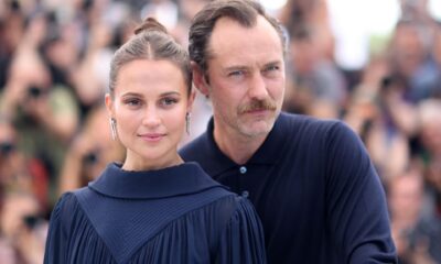 Alicia Vikander y Jude Law durante la presentación de ‘La última reina’ (‘Firebrand’) en Cannes. EFE/EPA/MOHAMMED BADRA