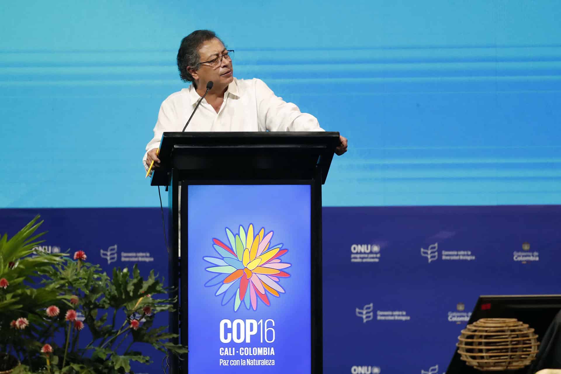 El presidente de Colombia, Gustavo Petro, pronuncia su discurso en el segmento de alto nivel de la Conferencia de la ONU sobre Biodiversidad Biológica (COP16) este 29 de octubre de 2024, en Cali (Colombia). EFE/ Ernesto Guzmán Jr.