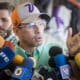 Fotografía de archivo en donde el opositor Henrique Capriles habla a la prensa en Caracas (Venezuela). EFE/ Miguel Gutiérrez