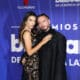 El cantante colombiano J Balvin y su esposa la actriz y modelo argentina Valentina Ferrer posan en la alfombra azul de los premios Billboard de la Música Latina, este jueves en el Jackie Gleason Theatre, en Miami Beach (Estados Unidos).EFE/ Marlon Pacheco