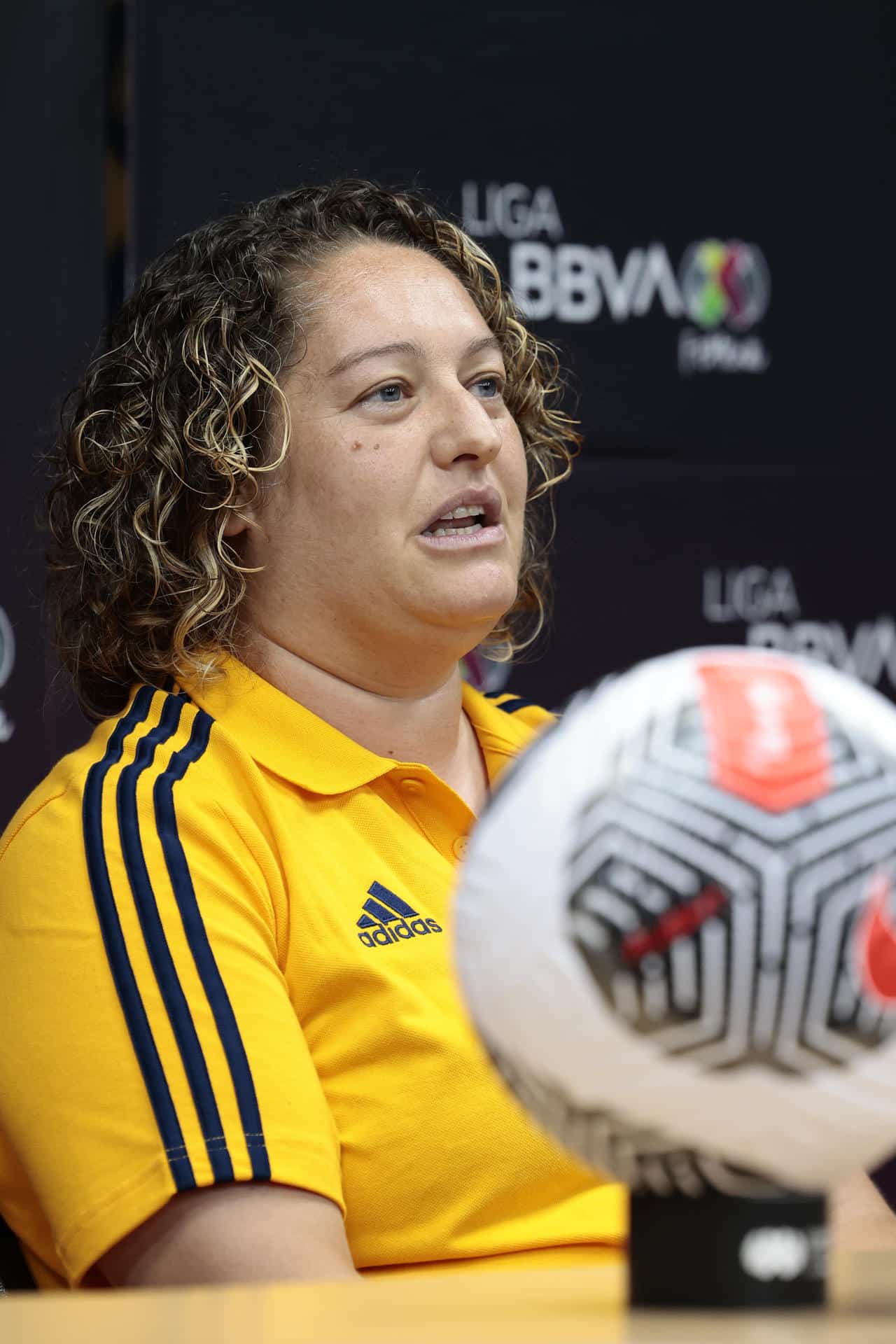 Imagen de archivo de la entrenadora española del equipo Tigres de la Liga MX Femenil, Milagros Martínez. EFE/José Méndez