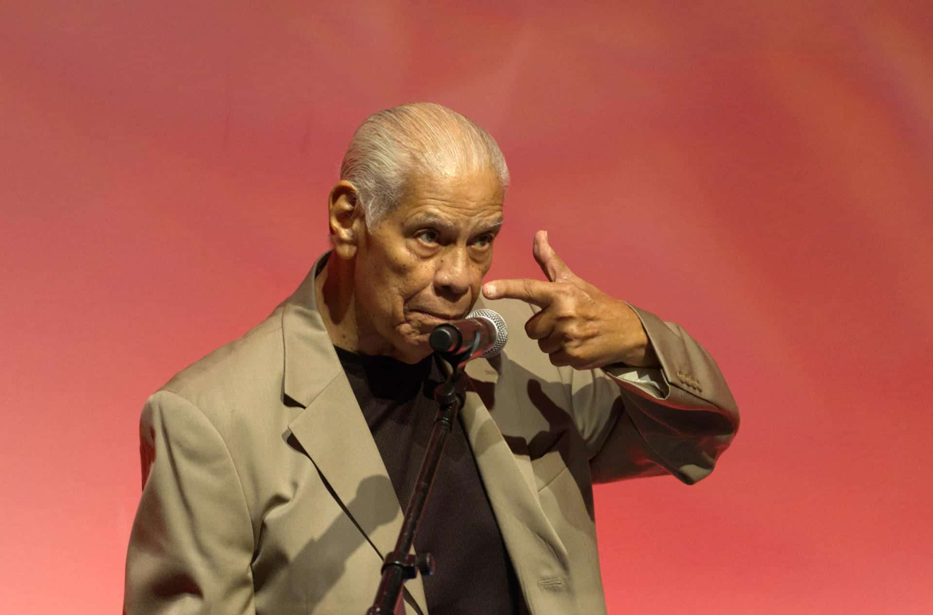 El escritor puertorriqueño Luis Rafael Sánchez habla durante un acto celebrado en San Juan (Puerto Rico). Archivo. EFE/ Thais Llorca