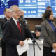 El ministro de Defensa de Colombia, Iván Velásquez Gómez (i), habla junto a la ministra de Medio Ambiente de Colombia, Susana Muhamad (d), este martes durante una rueda de prensa en la Dirección General Policía Nacional, en Bogotá (Colombia). El ministro de Defensa de Colombia, Iván Velásquez, instaló el Puesto de Mando Unificado (PMU) en Bogotá que será el órgano encargado de coordinar la seguridad de la celebración de la COP16 en Cali, que se celebrará el 21 de octubre al 1 de noviembre, para "garantizar que no se presente ningún incidente de gravedad, que la seguridad sea realmente asegurada". EFE/ Mauricio Dueñas Castañeda