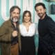 Fotografía cedida por Disney el 3 de octubre de 2024 donde aparecen los actores mexicanos Gael García Bernal (i) y Diego Luna (d), junto a la actriz estadounidense, Rosie Pérez, posando durante el estreno de la serie 'La Máquina' en el club The Hollywood Athletic en Los Ángeles, California (Estados Unidos). EFE/ Alberto E. Rodríguez