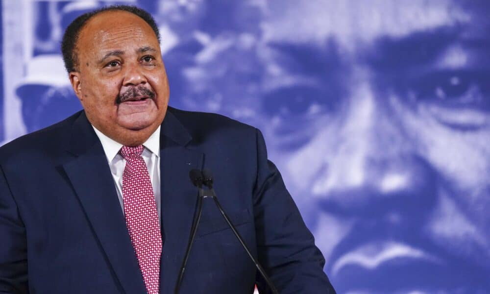 Fotografía de archivo de Martin Luther King III durante un discurso en la conferencia de prensa del Día de MLK en Union Station en Washington, DC, EE. UU., el 17 de enero de 2022.EFE/EPA/Shawn Thew