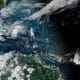 Fotografía satelital cedida por la Oficina Nacional de Administración Oceánica y Atmosférica (NOAA) a través del Centro Nacional de Huracanes (NHC) estadounidense donde se muestra la localización del huracán Oscar en el Atlántico. EFE/NOAA-NHC