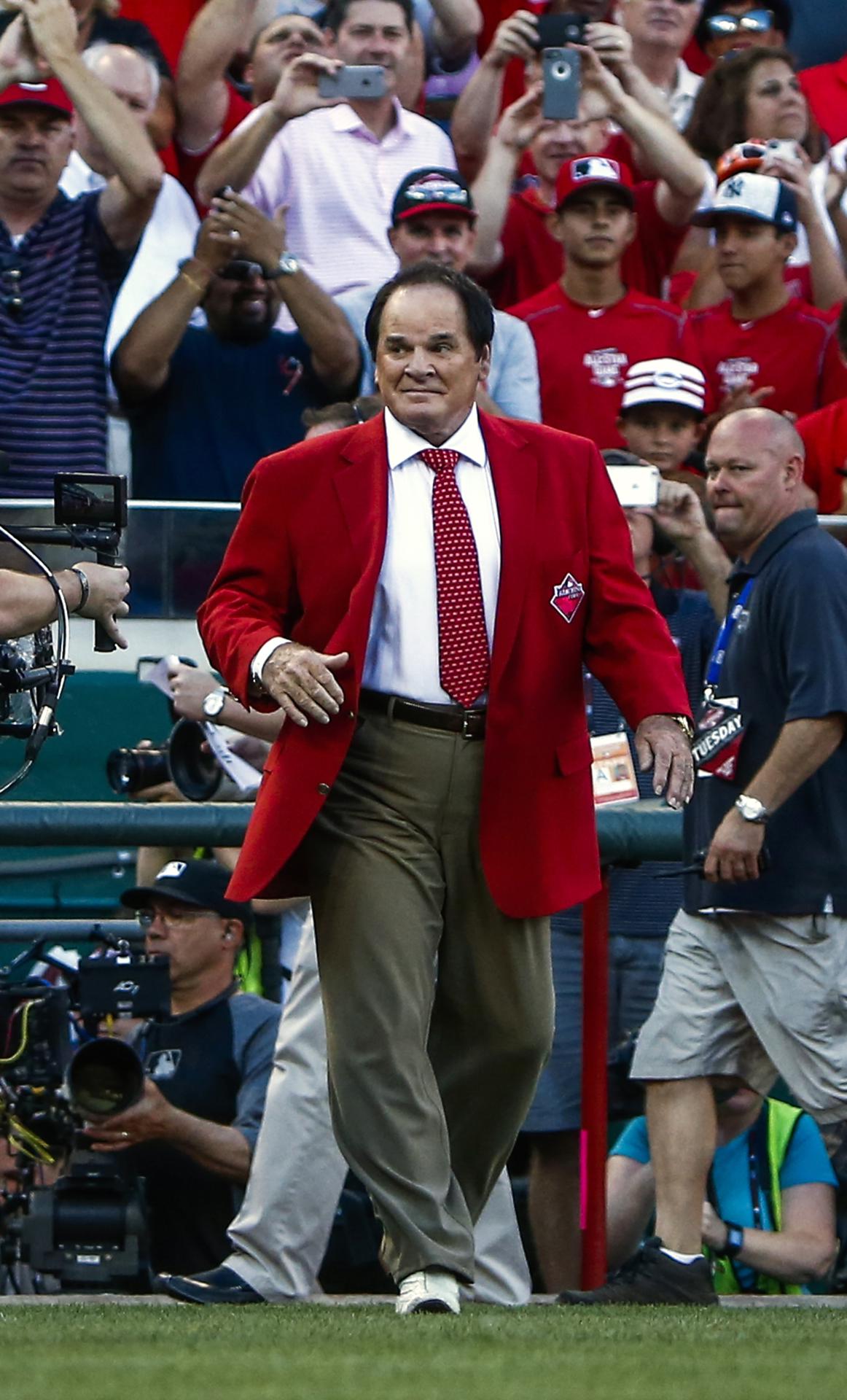 Fotografía de archivo del legendario ex jugador de los Rojos de Cincinnati Pete Rose, cuya muerte ha sido anunciada este lunes por el club, del que también fue dirigente. EFE/EPA/MARK LYONS