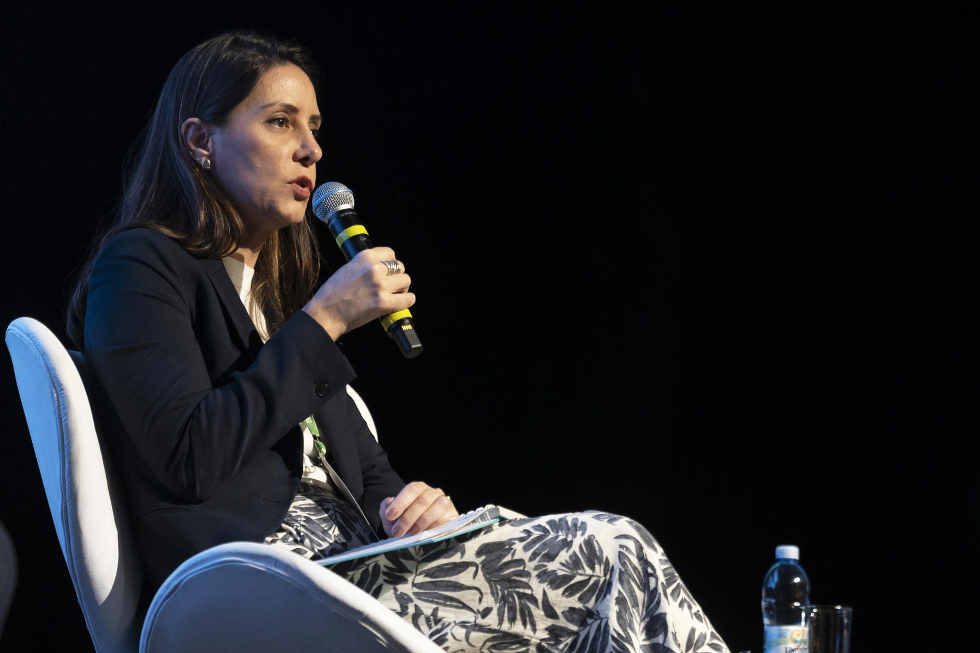 La directora de Regularización y Comercialización de Norte Energia, Silvia Cabral, habla durante el segundo día del II Foro Latinoamericano de Economía Verde en São Paulo (Brasil). EFE/ Isaac Fontana