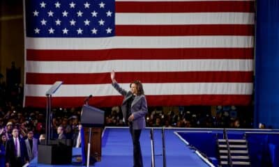 La vicepresidenta estadounidense y candidata presidencial demócrata, Kamala Harris, participa en un mitin de campaña en el Anfiteatro Lakewood en Atlanta, Georgia, EE.UU., el 19 de octubre de 2024. EFE/ERIK S. MENOR