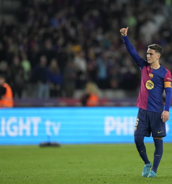 El centrocampista del Barcelona Gavi, al término del partido de LaLiga que FC Barcelona y Sevilla FC han disputado este domingo en el estadio Lluis Companys. EFE/Alejandro García