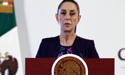 La presidenta de México, Claudia Sheinbaum, habla durante su conferencia de prensa matutina este miércoles, en Palacio Nacional de la Ciudad de México (México). EFE/ José Méndez