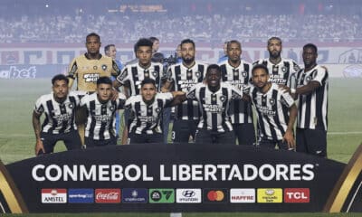 Jugadores de Botafogo posan en un partido de la Copa Libertadores. EFE/ Isaac Fontana