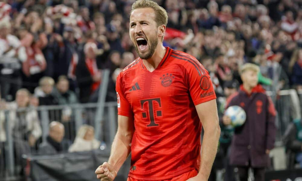 El delantero del Bayern Múnich Harry Kane celebra el 1-0 durante el partido de la Bundesliga que han jugado FC Bayern Munich y VfB Stuttgart en Munich, Alemania. EFE/EPA/RONALD WITTEK