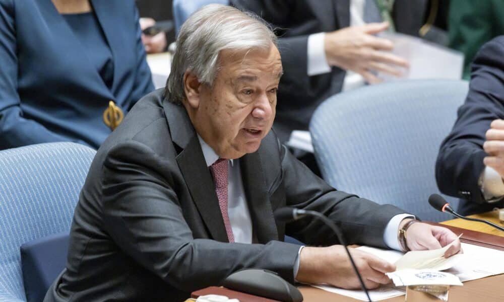 Fotografía de archivo del secretario General de las Naciones Unidas, Antonio Guterres, durante una reunión de alto nivel del Consejo de Seguridad de las Naciones Unidas celebrada al margen del debate general en curso del 79º período de sesiones de la Asamblea General, en Nueva York, EE.UU., 25 de septiembre de 2024.EFE/EPA/Justin Lane