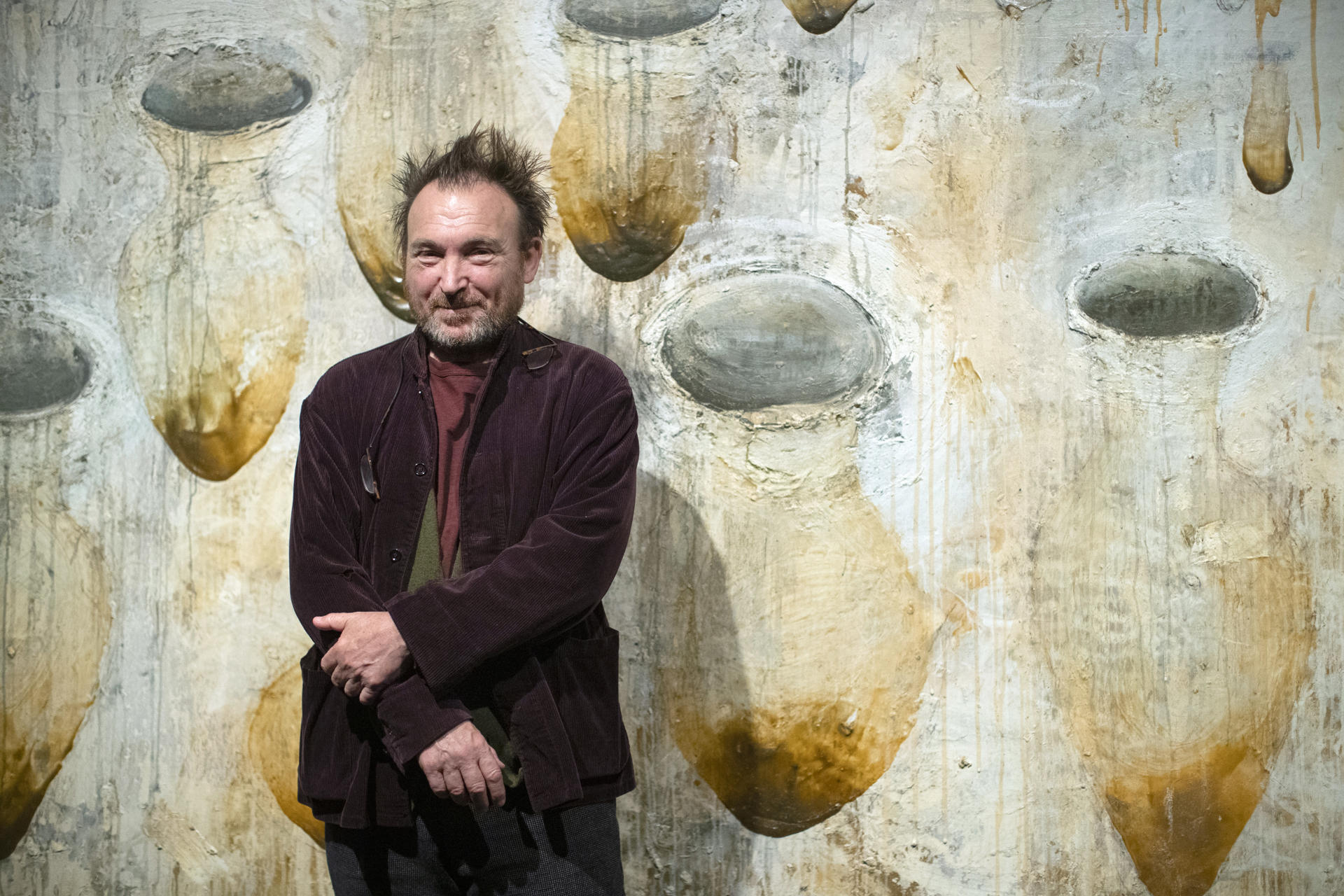 Foto de archivo del 7 de marzo de 2024 del artista Miquel Barceló, en la Fundación Catalunya La Pedrera, donde exhibió un centenar de sus creaciones en cerámica. EFE/Marta Pérez