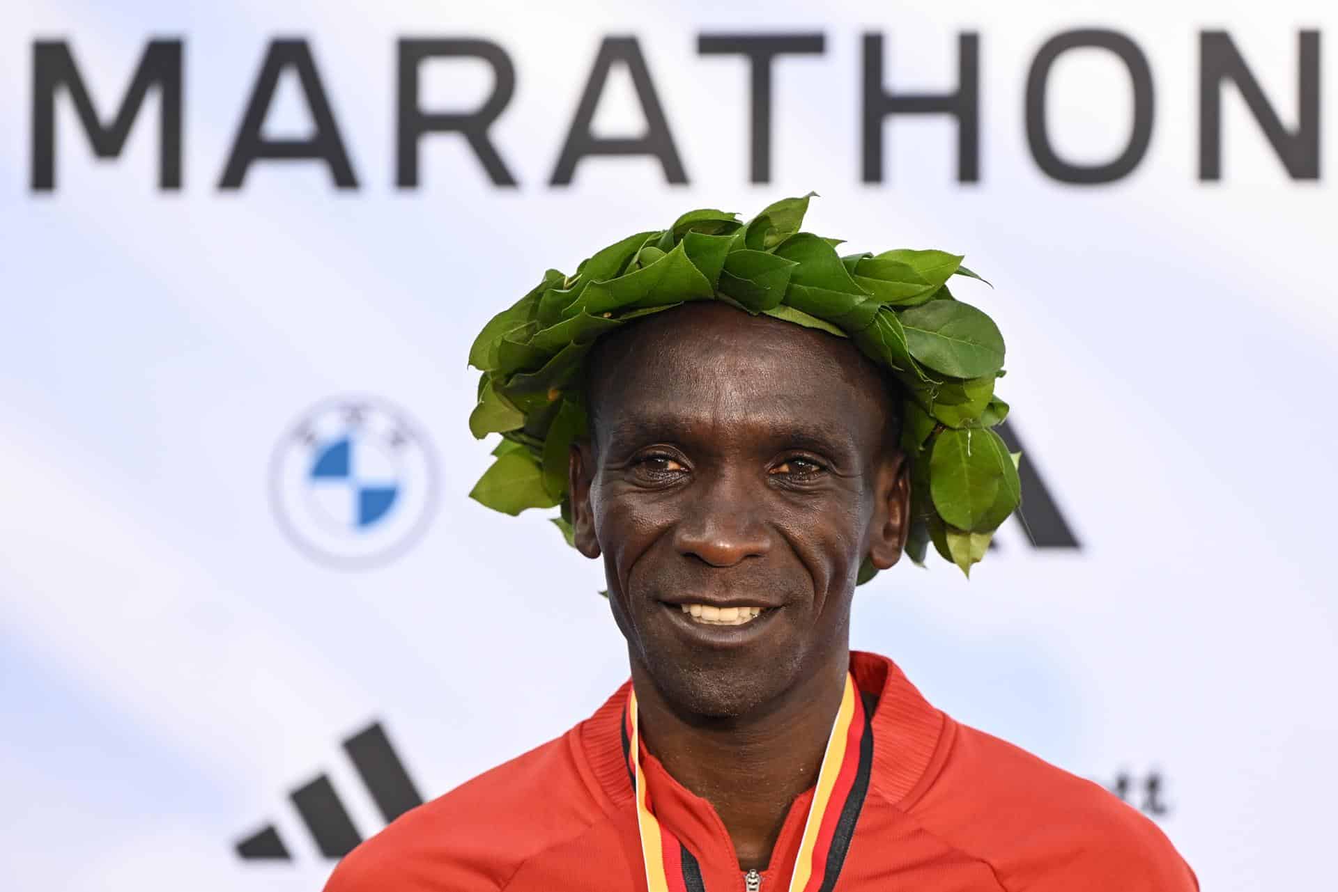 El keniano Eliud Kipchoge, doble campeón olímpico de maratón en Río 2016 y Tokio 2020, en una foto de archivo. EFE/EPA/Filip Singer