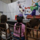 Integrantes del colectivo 'Cuenti Drag' contaron cuentos a los niños y niñas este 6 de octubre de 2024, en el marco de la Feria Internacional del Libro (FIL) en la ciudad de Monterrey (México). EFE/Miguel Sierra.