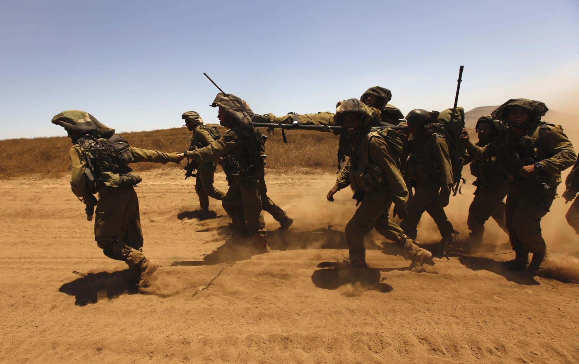 Fotografía de archivo de soldados de la unidad de élite de la Brigada Golani israelí. EFE/Atef Safadi