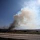 Columnas de humo tras el lanzamiento de cohetes desde el sur del Líbano hacia el norte de Israel, el 11 de octubre de 2024. EFE/EPA/ATEF SAFADI