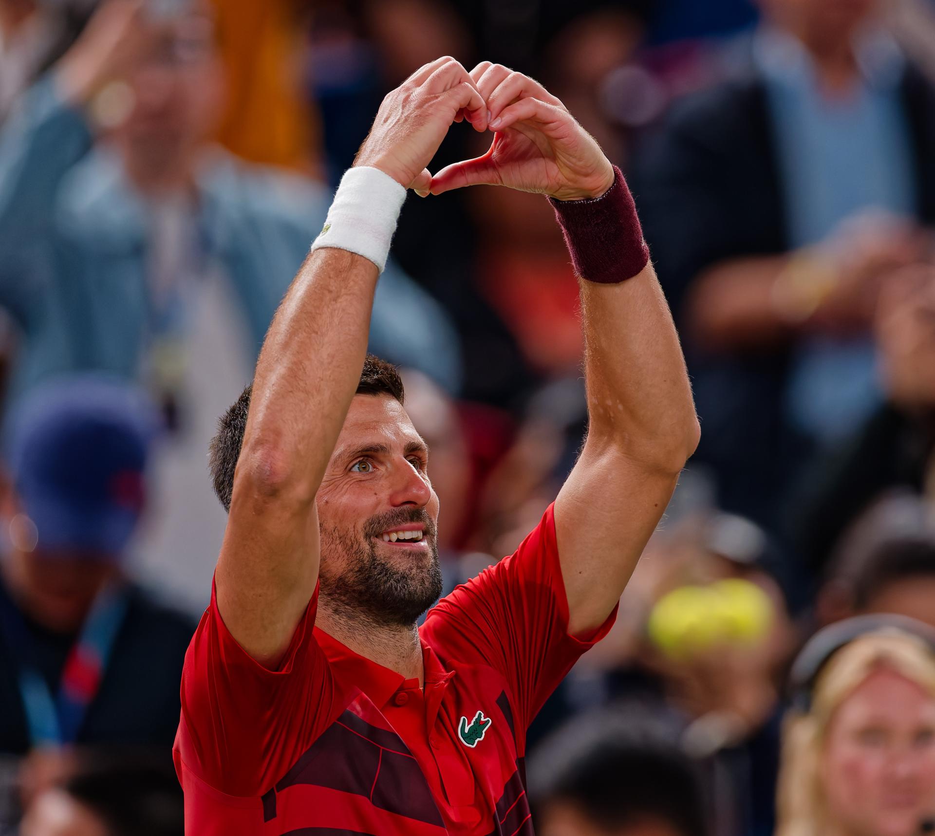 Novak Djokovic celebra su victoria sobre Flavio Cobolli. EFE/EPA/ALEX PLAVEVSKI