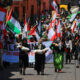 Personas participan en una marcha pro Palestina este sábado en Quito (Ecuador). EFE/José Jácome