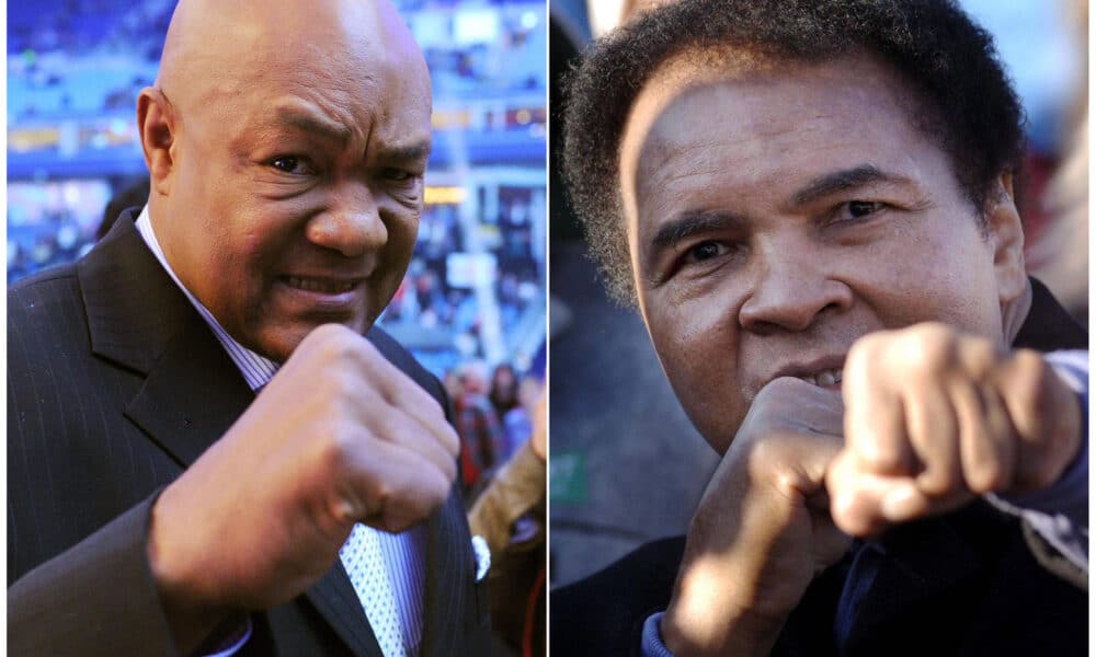 Combo de fotografías de archivo del 2 de julio de 2011 de George Foreman (i) posando en el Imtech-Arena de Hamburgo (Alemania), y Muhamad Ali el 14 de enero de 2006 en Bad Mitterndorf (Austria). EFE/ Christian Charisius / Barbara Gindl