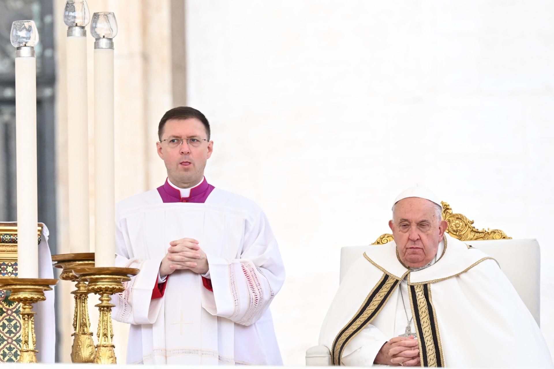 El papa Francisco dirige la misa de apertura de la 16.ª Asamblea General Ordinaria del Sínodo de los Obispos, en el Vaticano, el 2 de octubre de 2024. EFE/EPA/MAURIZIO BRAMBATTI