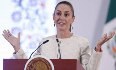 La presidenta de México, Claudia Sheinbaum, participa este martes durante una rueda de prensa, en Palacio Nacional de la Ciudad de México (México). EFE/Isaac Esquivel