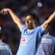 Ángel Sepúlveda de Cruz Azul celebra un gol ante Juárez, este miércoles durante un partido de la jornada 13 del Torneo Apertura del fútbol mexicano, disputado en el Estadio Ciudad de los Deportes, en Ciudad de México (México). EFE/ José Méndez