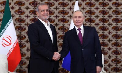 El presidente iraní Masoud Pezeshkian (i) y el presidente ruso Vladimir Putin (d). EFE/ Alexander Shcherbak / Sputnik ***SOLO USO EDITORIAL/SOLO DISPONIBLE PARA ILUSTRAR LA NOTICIA QUE ACOMPAÑA (CRÉDITO OBLIGATORIO)***