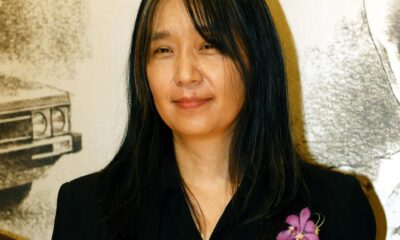 La escritora surcoreana Han Kang, ganadora del Premio Nobel de Literatura 2024, asiste a la ceremonia de entrega de premios de la Fundación Pony Chung, donde se le concedió el Premio a la Innovación, en Seúl, el 17 de octubre de 2024. EFE/EPA/KOREA POOL KOREA OUT