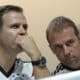 Foto de archivo del director técnico de la selección alemana Oliver Bierhoff (izq.) y de Hansi Flick, entonces entrenador asistente, durante el Mundial de Brasil 2014. EFE/EPA/Andreas Gebert