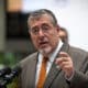 El presidente de Guatemala, Bernardo Arévalo de León, habla durante una conferencia de prensa este martes, en Ciudad de Guatemala (Guatemala). EFE/ David Toro