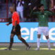 Miguel Terceros (d) de Bolivia celebra su gol en un partido de las eliminatorias sudamericanas para el Mundial de 2026. EFE/ Luis Gandarillas