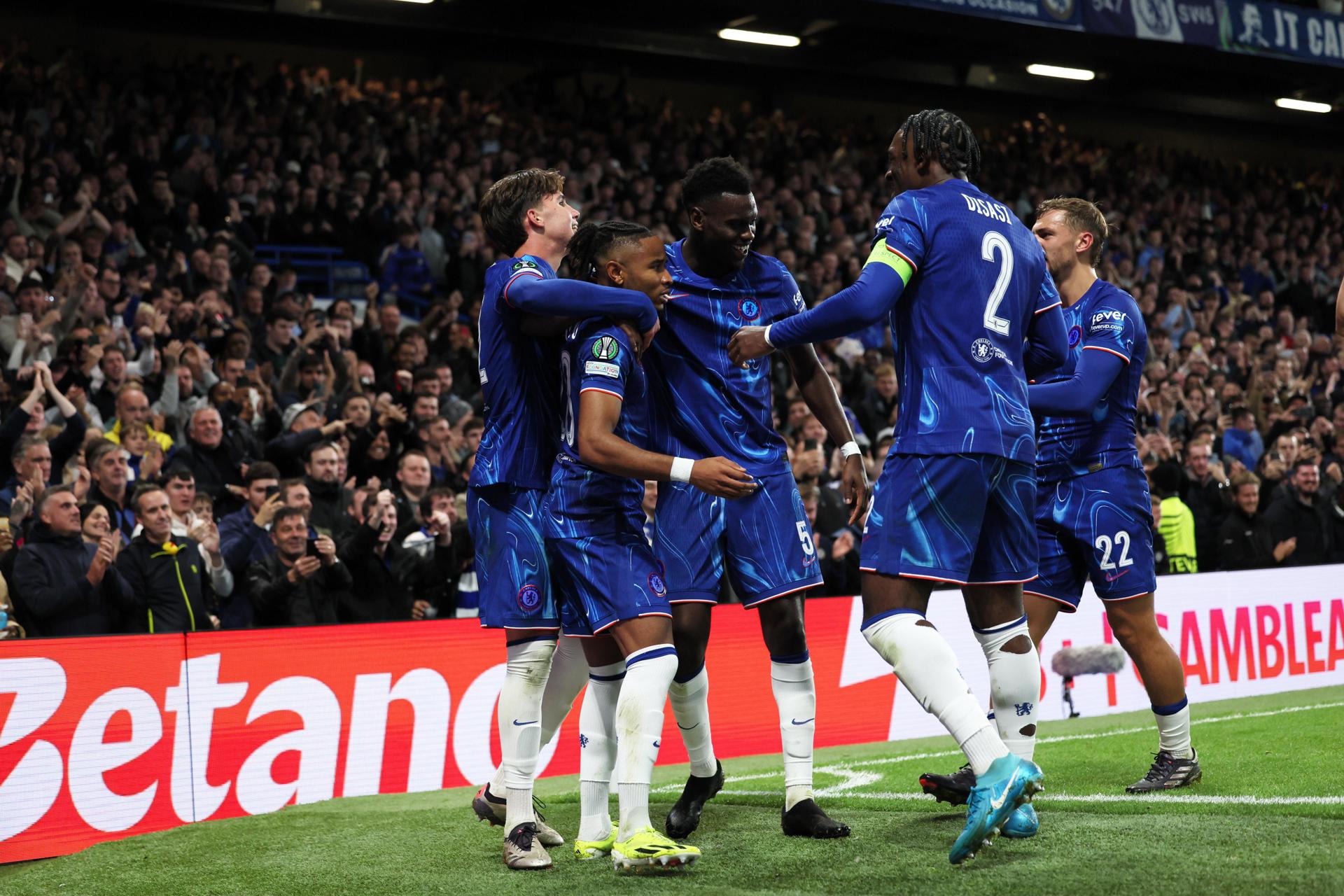 Los jugadores del Chelsea celebran uno de sus tres goles contra el Gent. (Reino Unido, Londres) EFE/EPA/ISABEL INFANTES