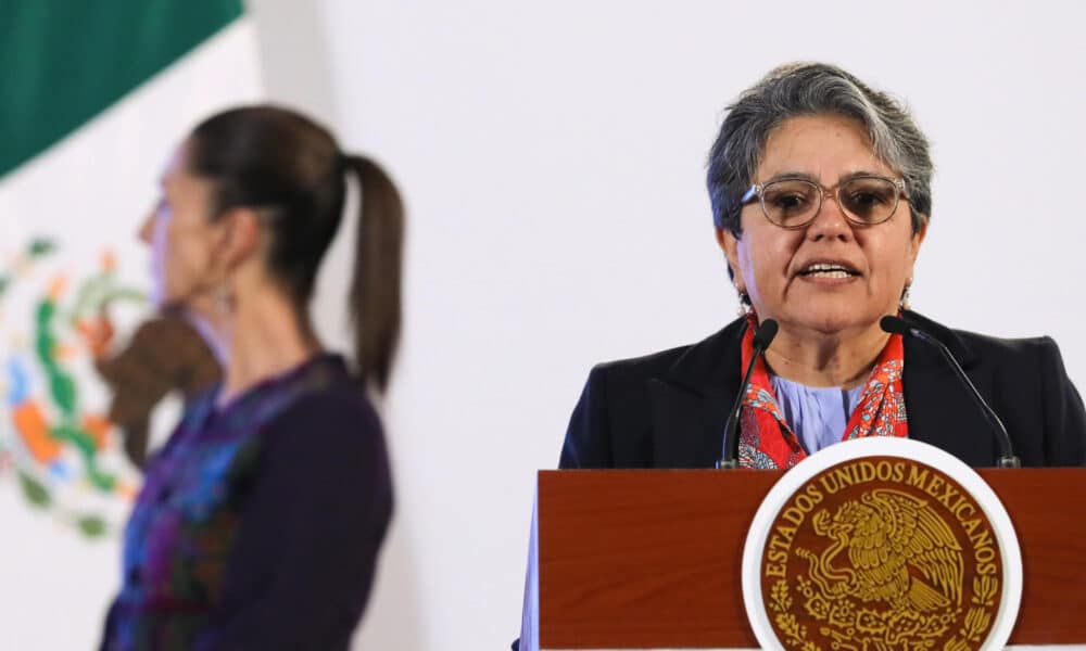 La Secretaria Anticorrupción, Raquel Buenrostro, participa este jueves en una conferencia de prensa de la presienta de México Claudia Sheinbaum, en Palacio Nacional, en la Ciudad de México (México). EFE/ Mario Guzmán